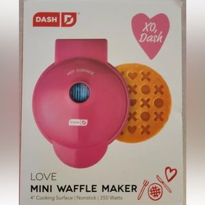 Dash Pink Magenta XO XO Mini Waffle Maker Valentine’s Wedding Love 350W Nonstick